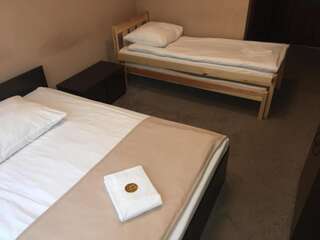 Отели эконом-класса Noclegi Nad Basenem Андрыхув Двухместный номер с 1 кроватью и видом на бассейн-4
